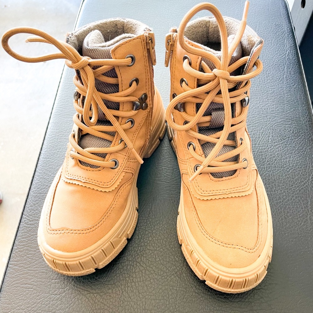 Zara high top boots tan size 29 EUR / 9C